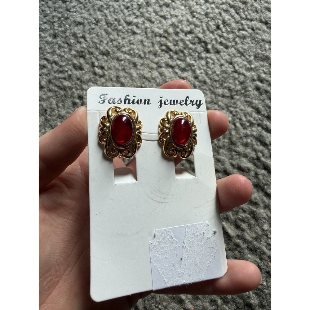 Vintage TRIFARI Red Gripoix Style Cabochon Earrings Gold Tone 80's